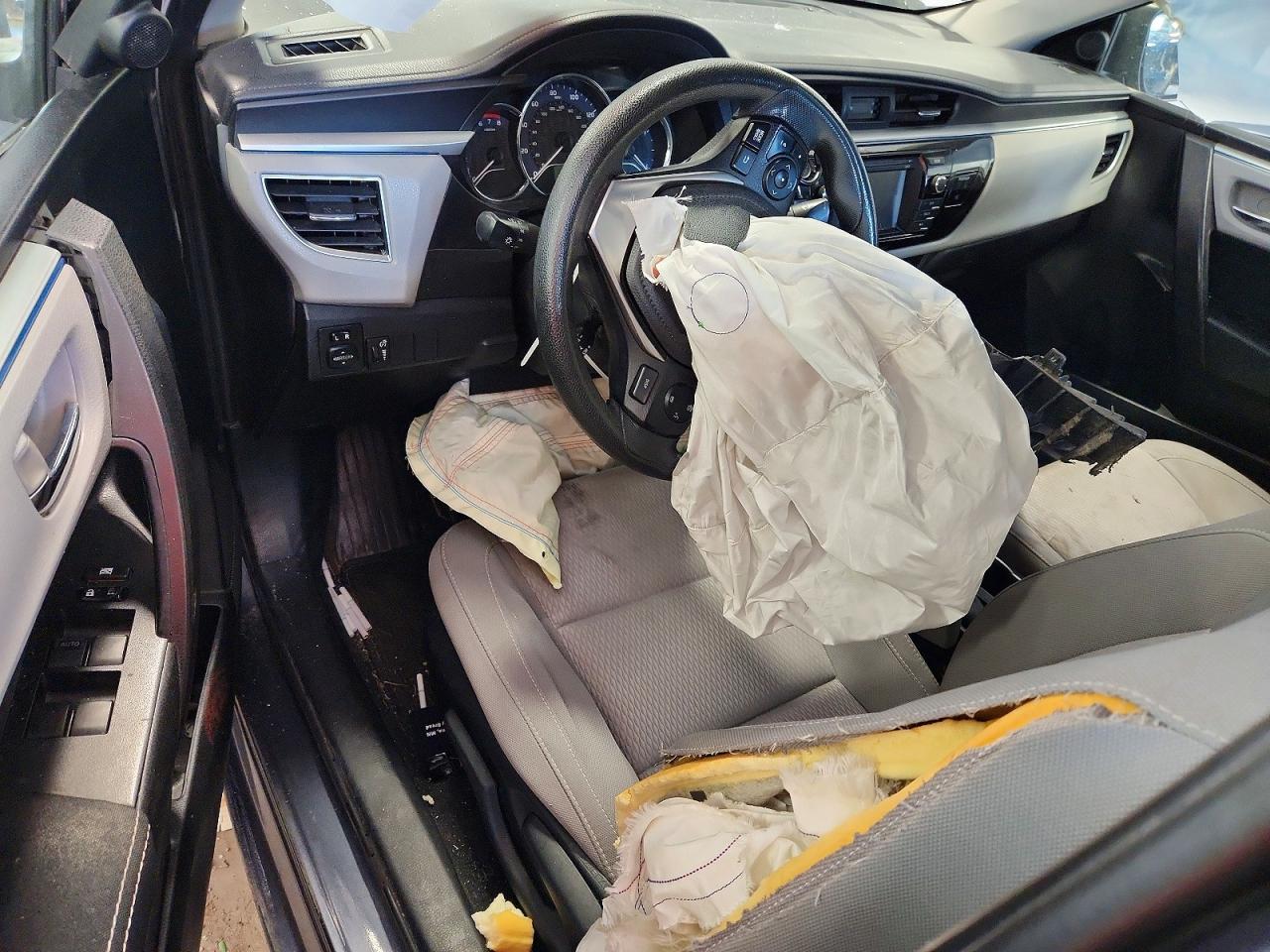 2015 TOYOTA COROLLA