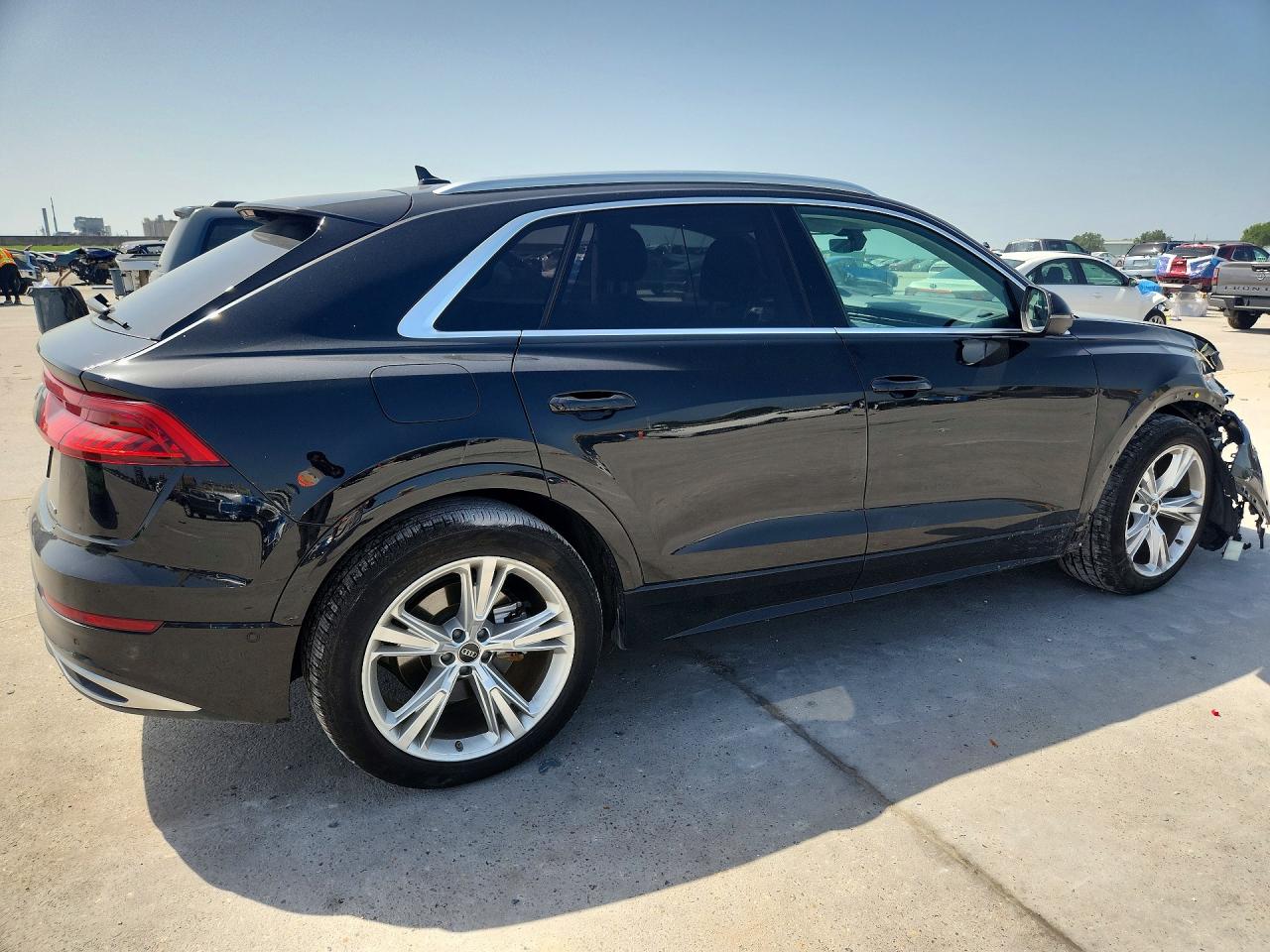 2023 AUDI Q8
