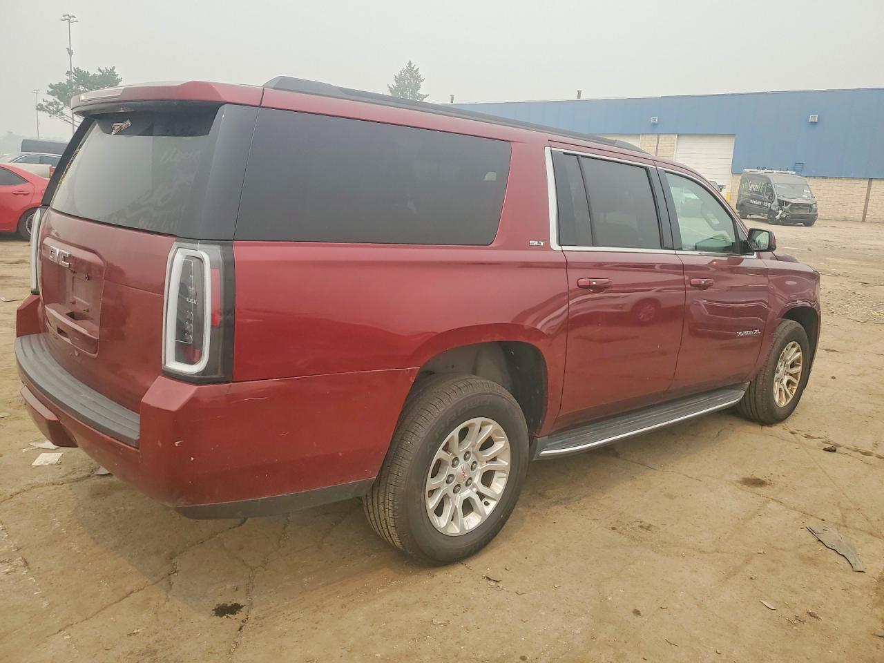 2016 GMC YUKON