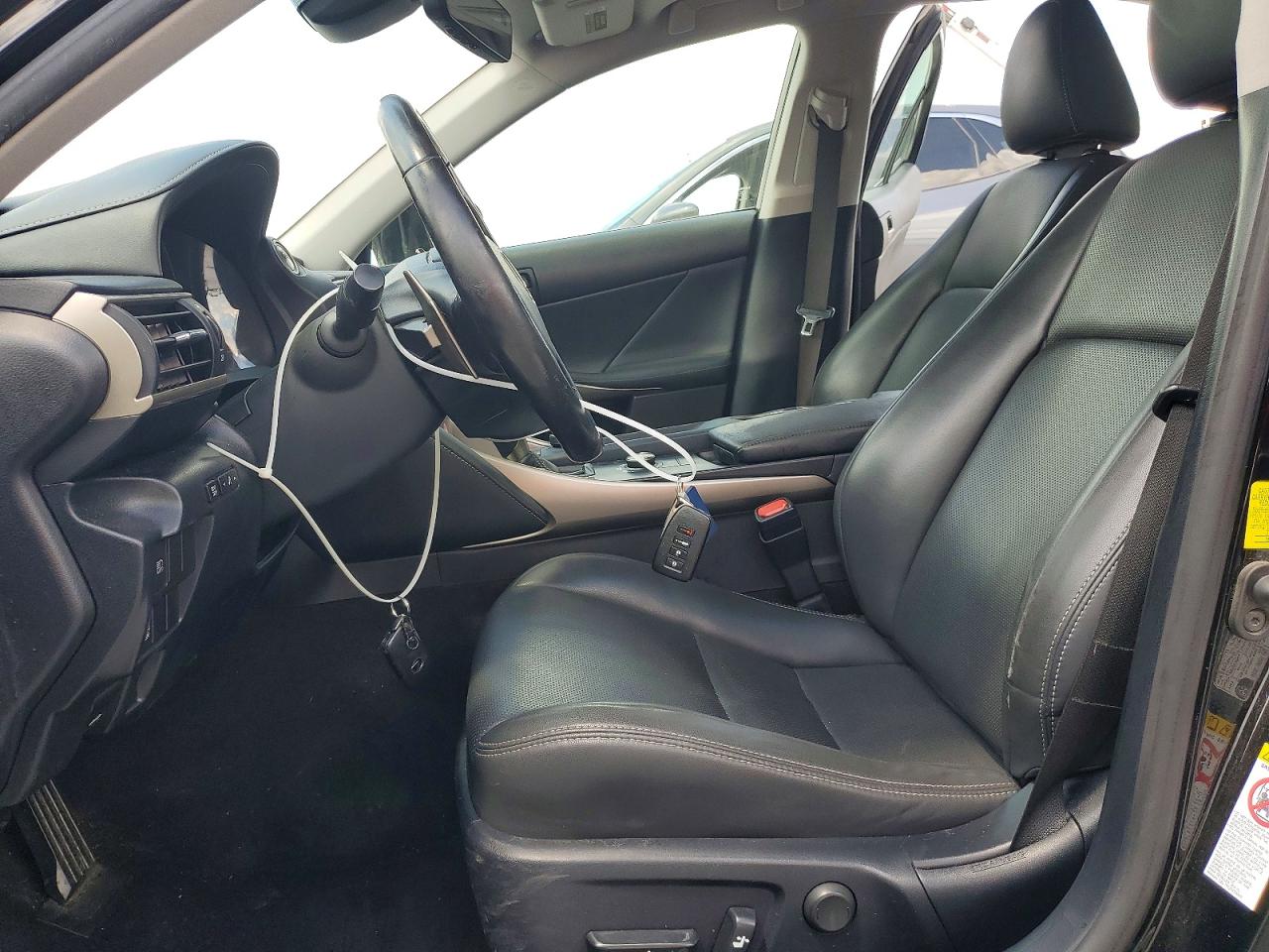 2017 LEXUS IS
