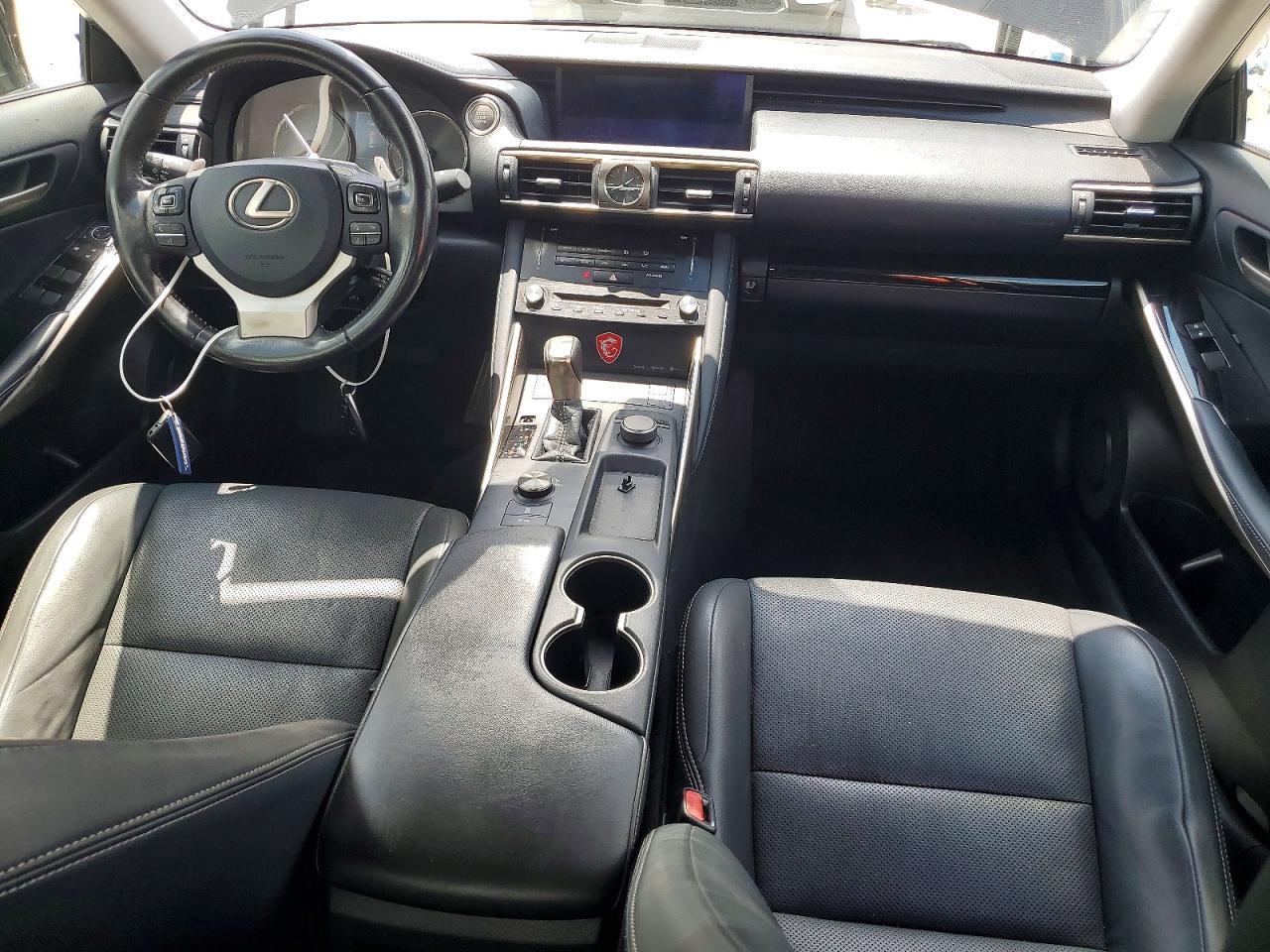 2017 LEXUS IS