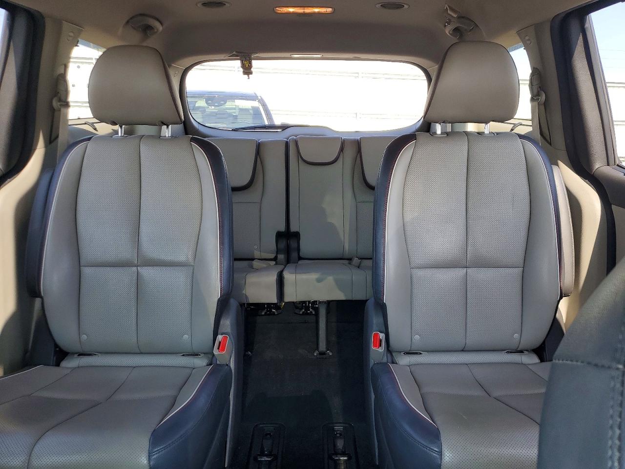 2018 KIA SEDONA