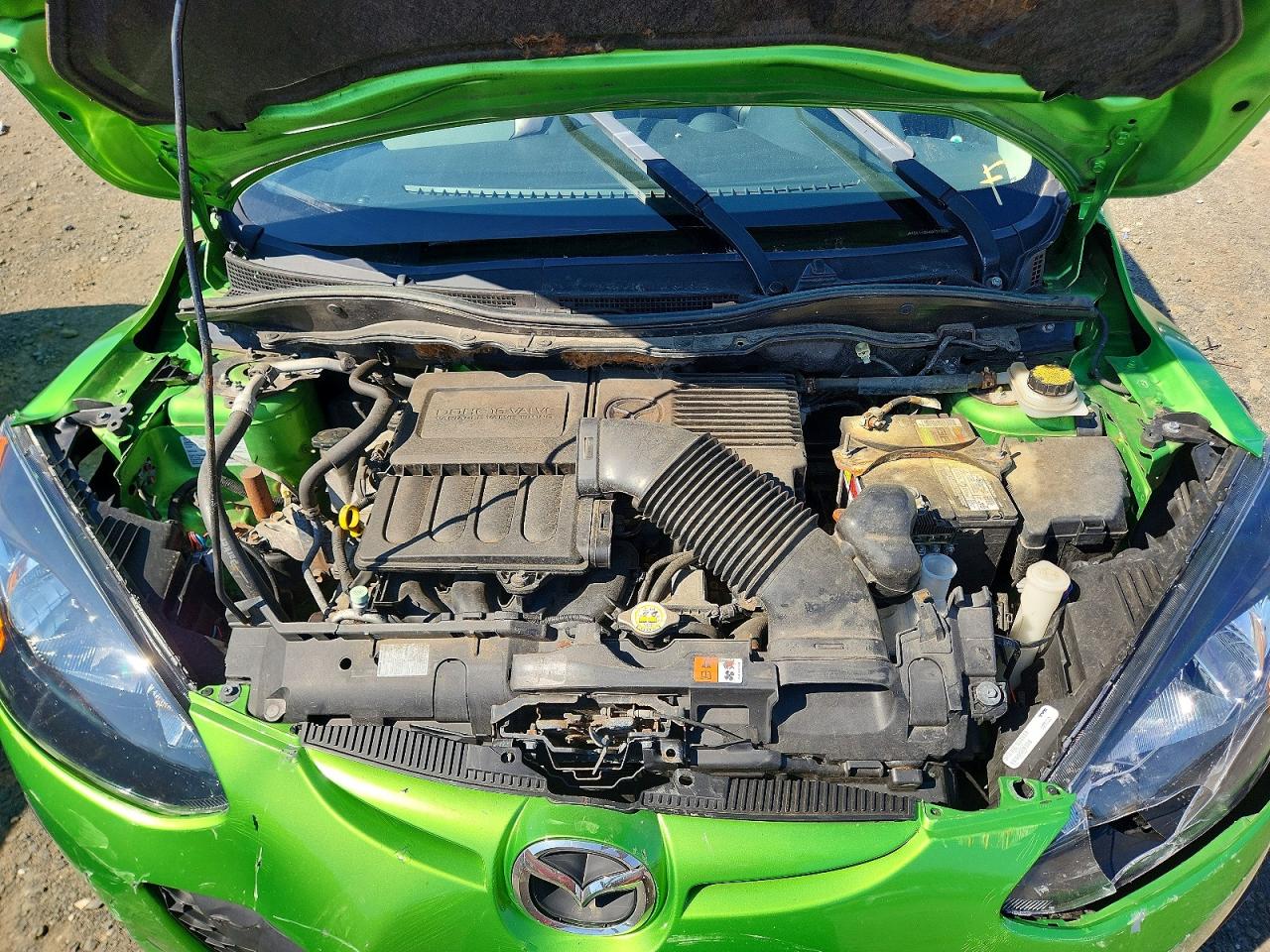 2011 MAZDA 2
