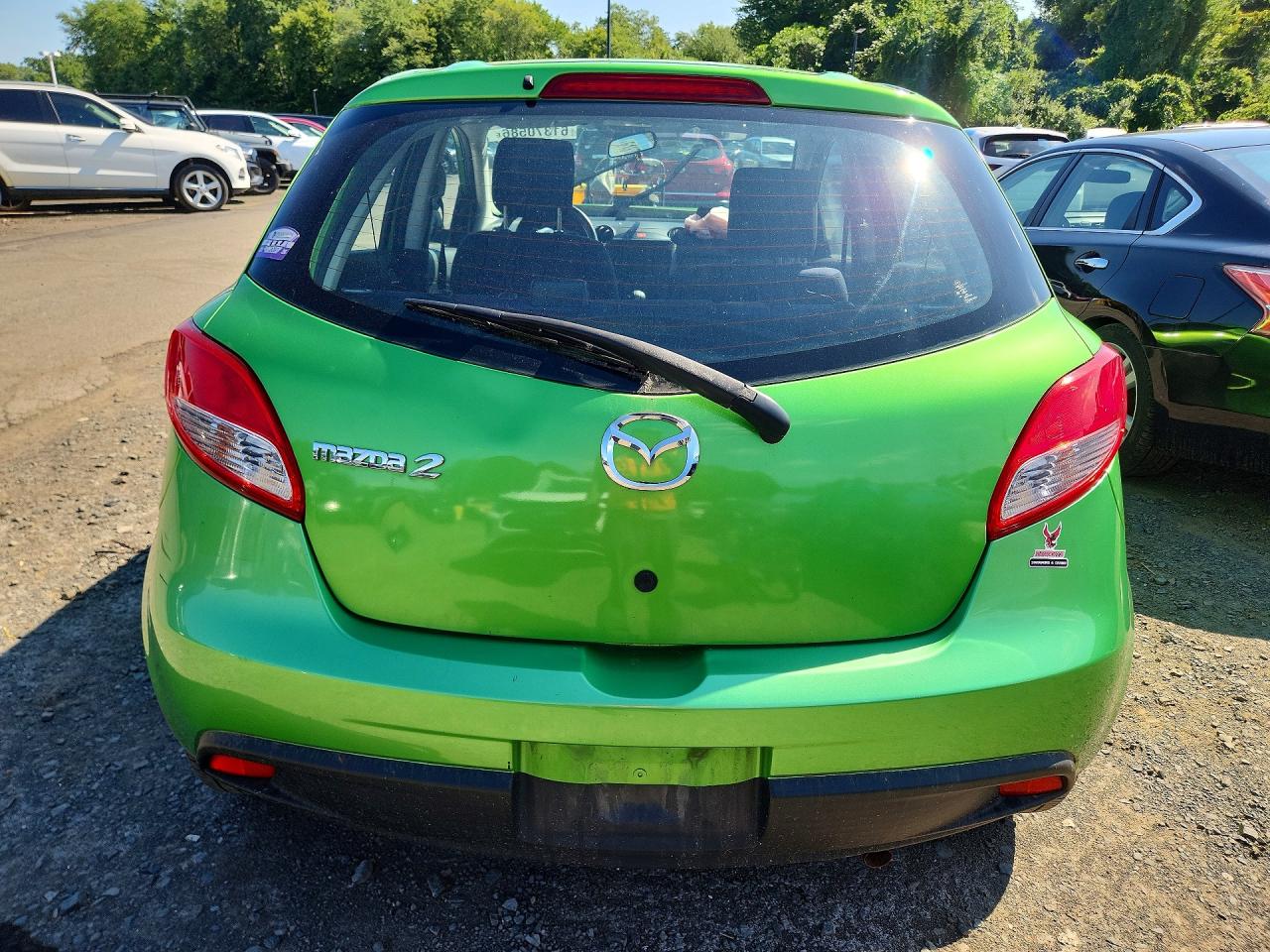 2011 MAZDA 2