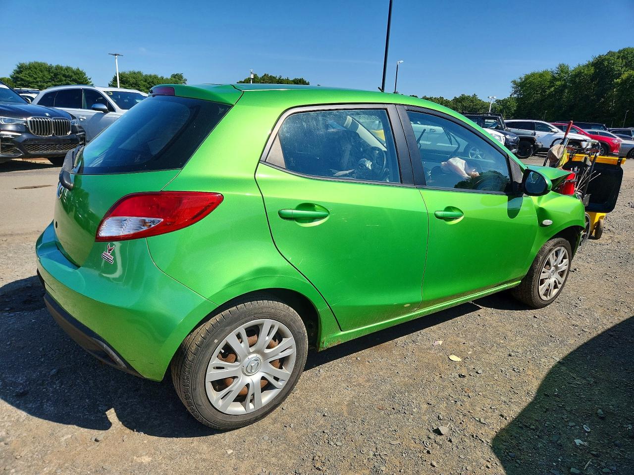 2011 MAZDA 2