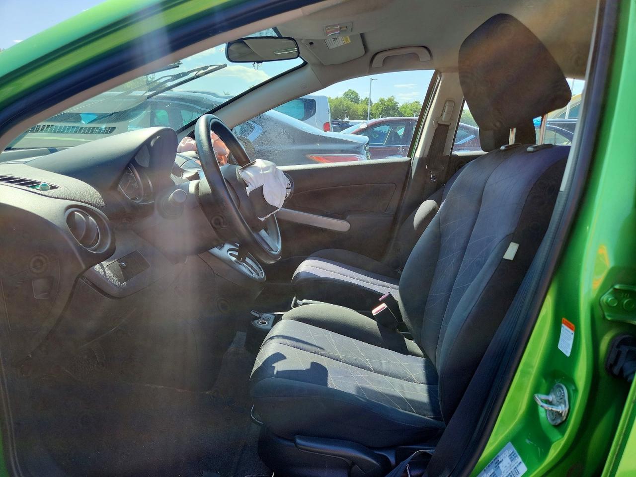 2011 MAZDA 2