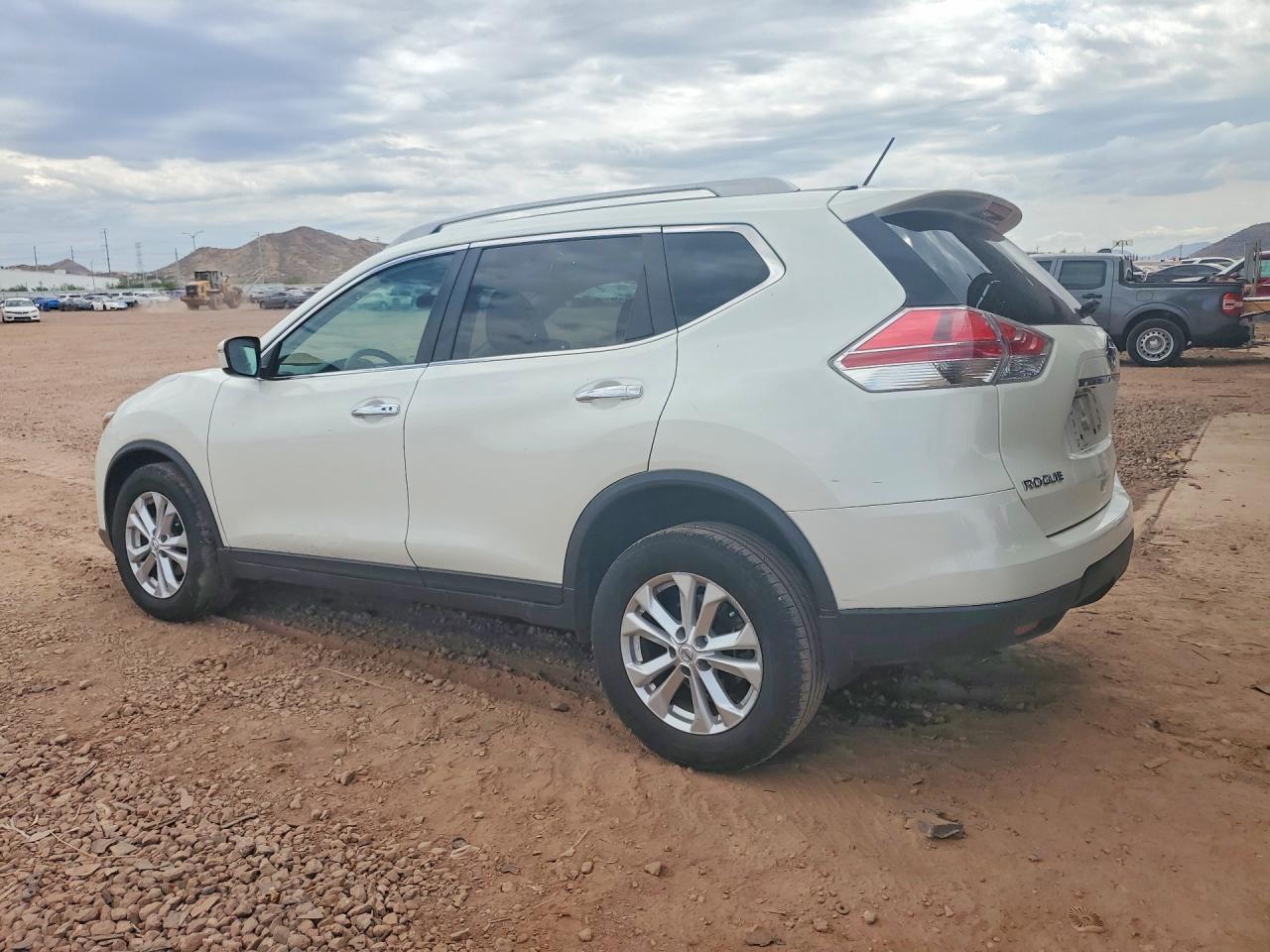 2016 NISSAN ROGUE