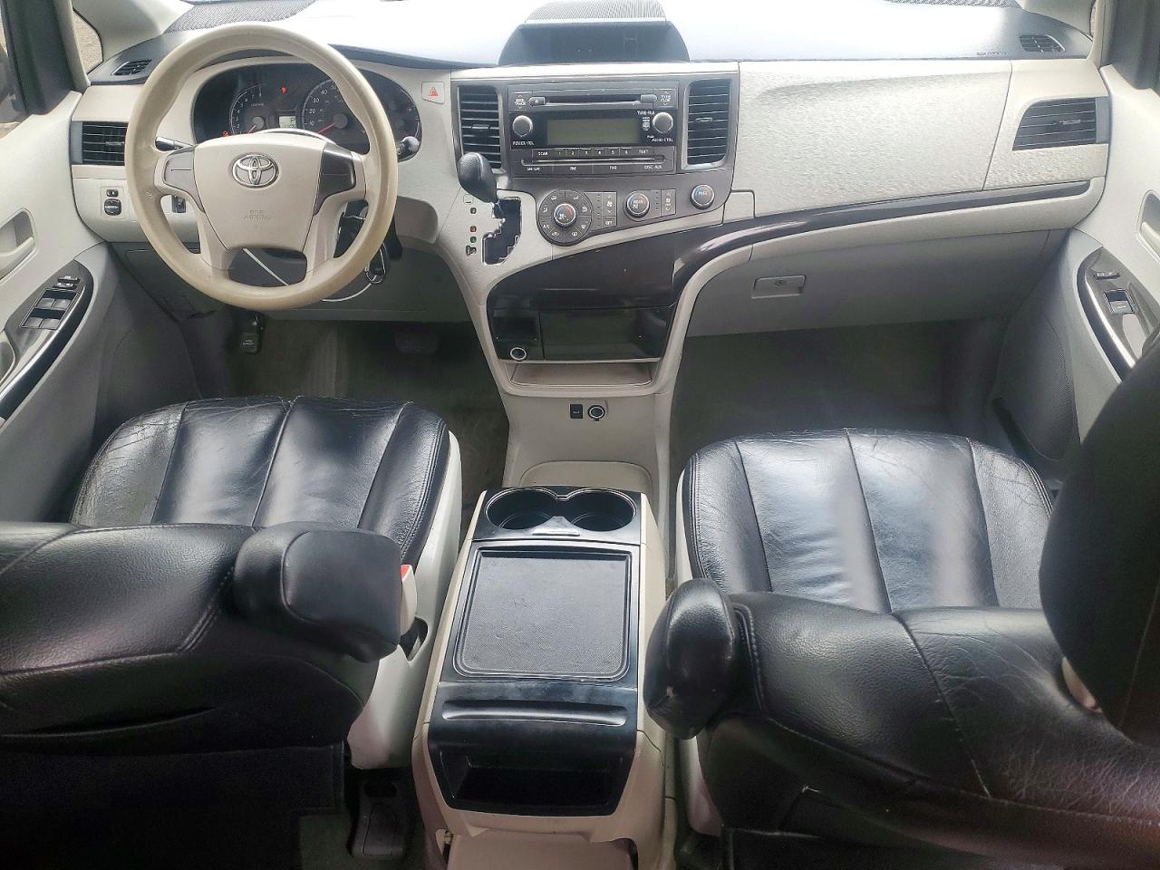 2014 TOYOTA SIENNA