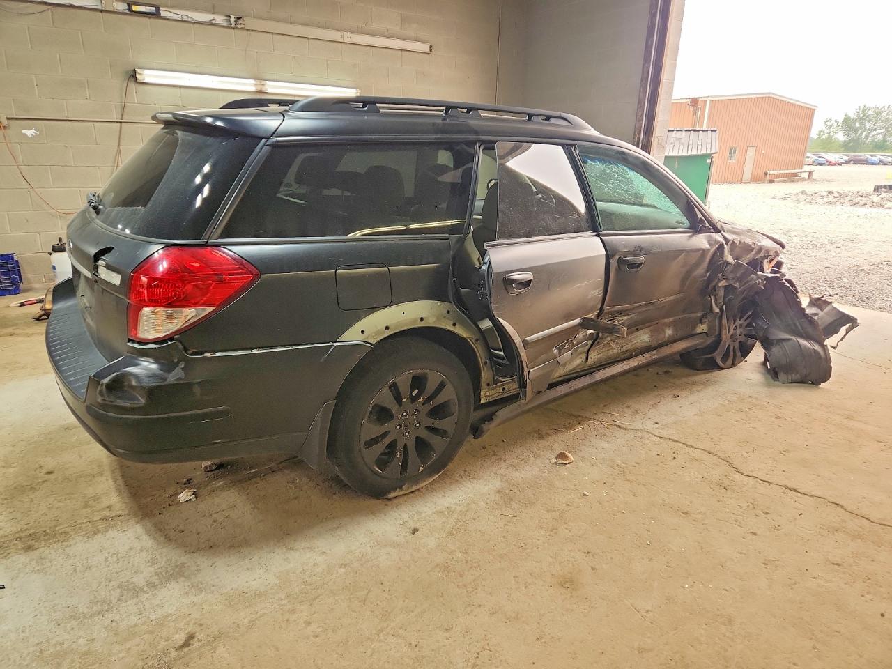 2009 SUBARU OUTBACK