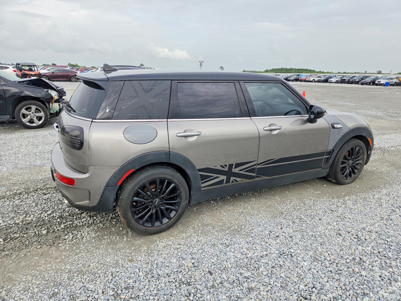 2017 MINI COOPER