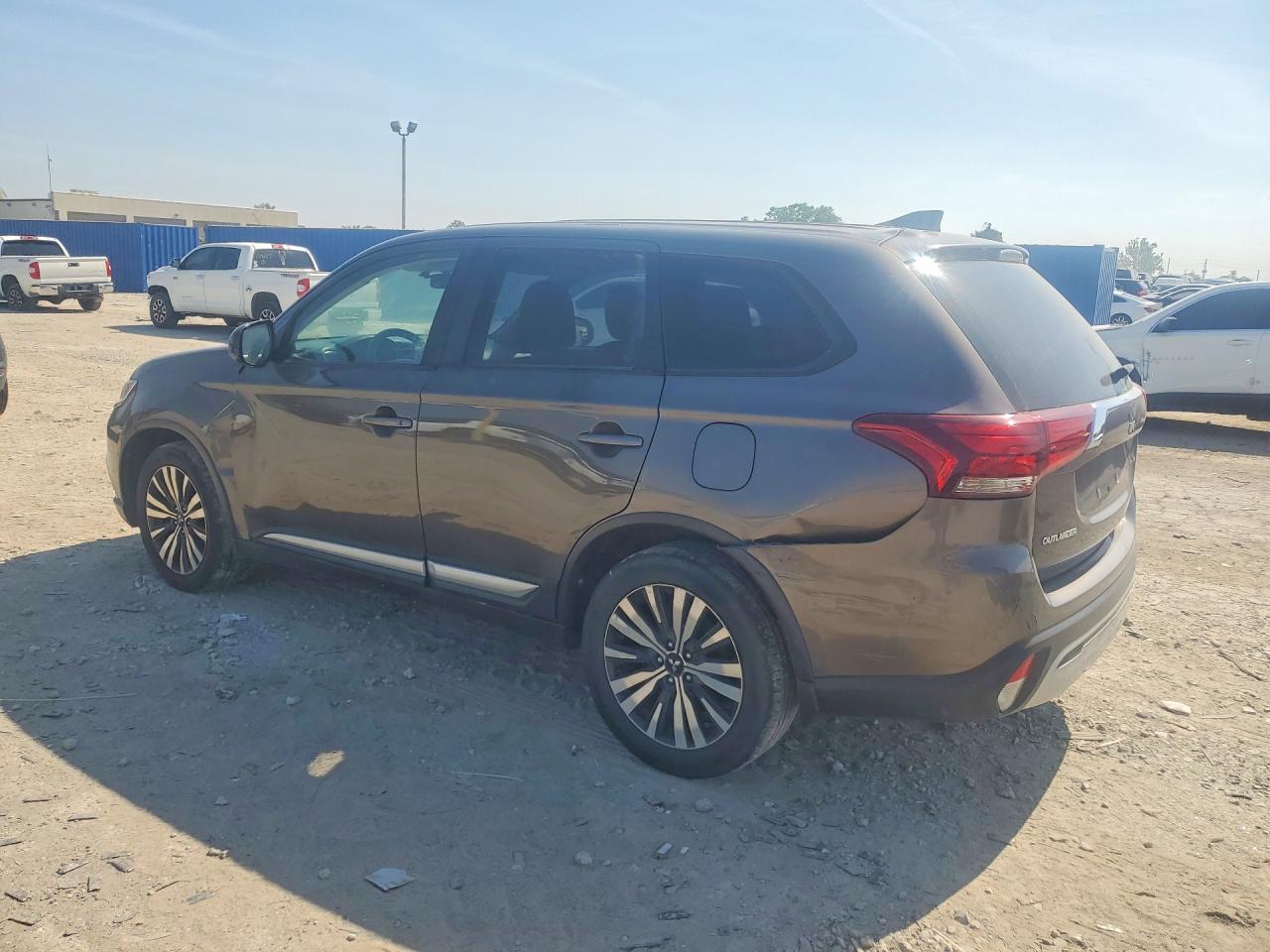 2020 MITSUBISHI OUTLANDER