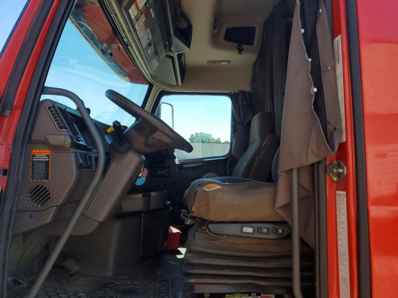 2016 VOLVO VN