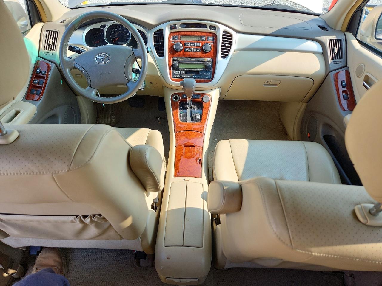 2004 TOYOTA HIGHLANDER