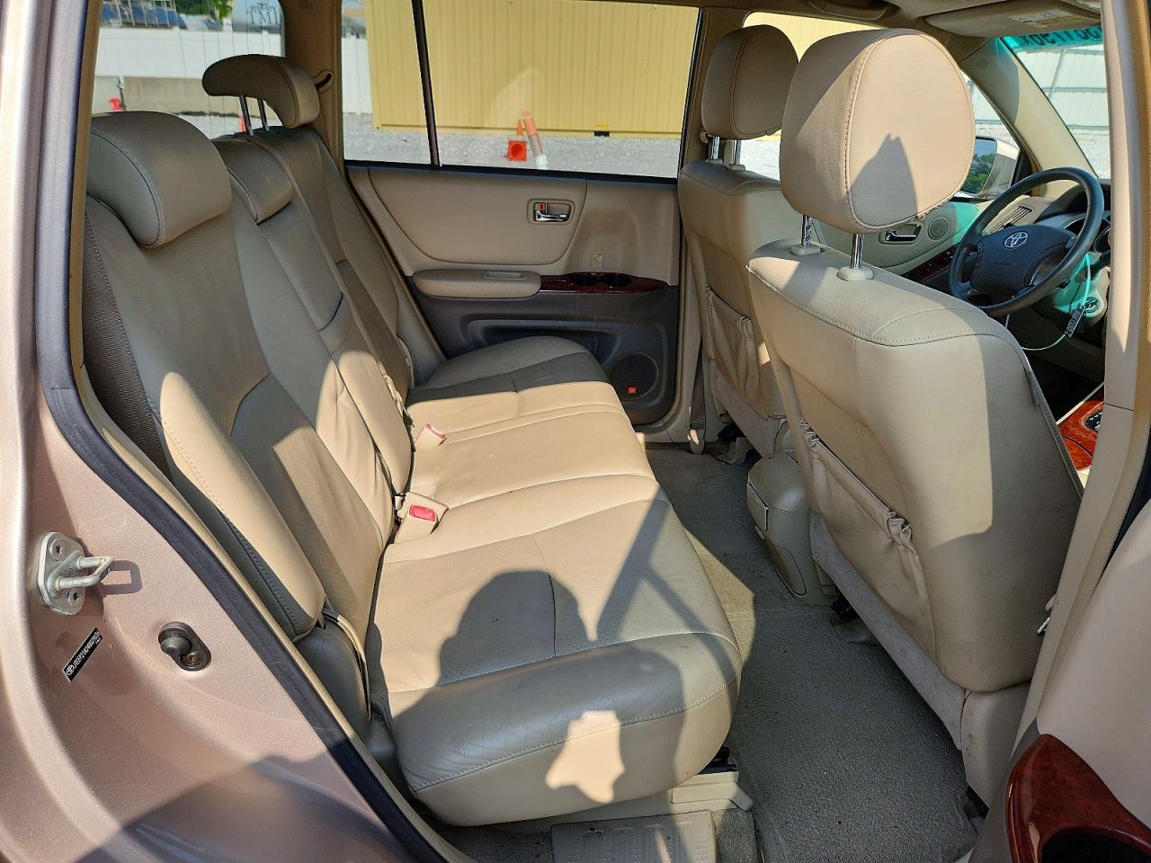 2004 TOYOTA HIGHLANDER