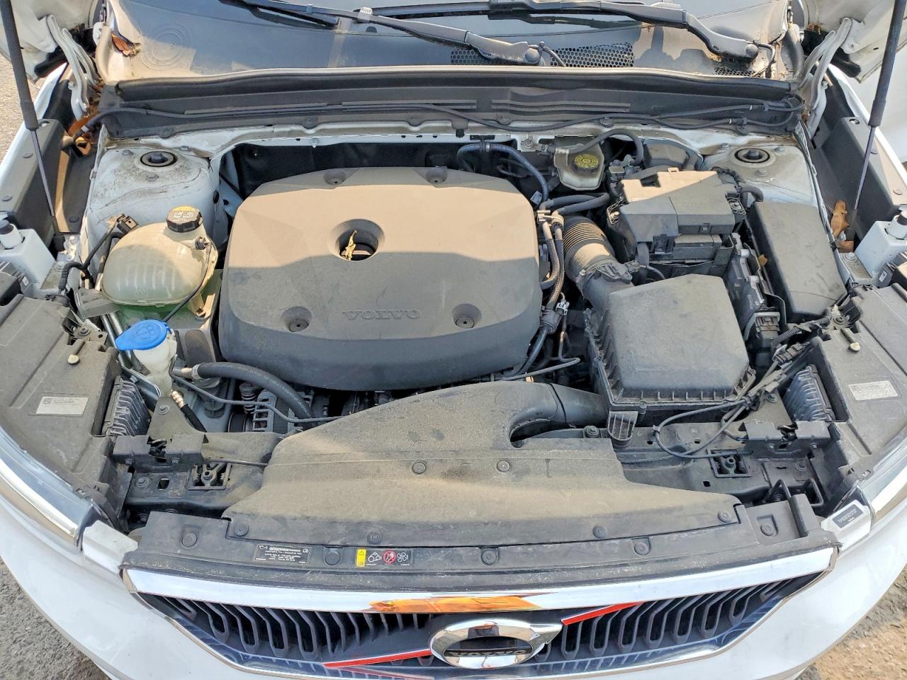 2019 VOLVO XC40