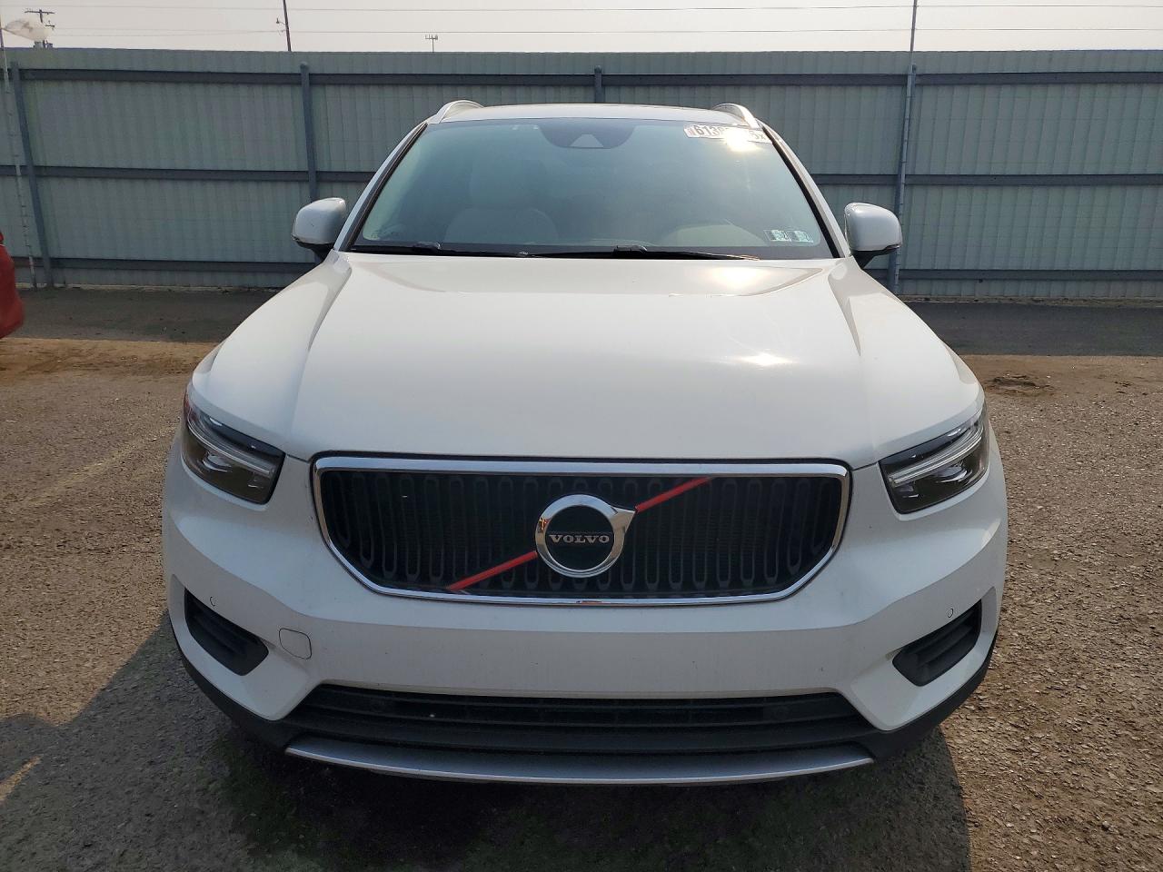 2019 VOLVO XC40
