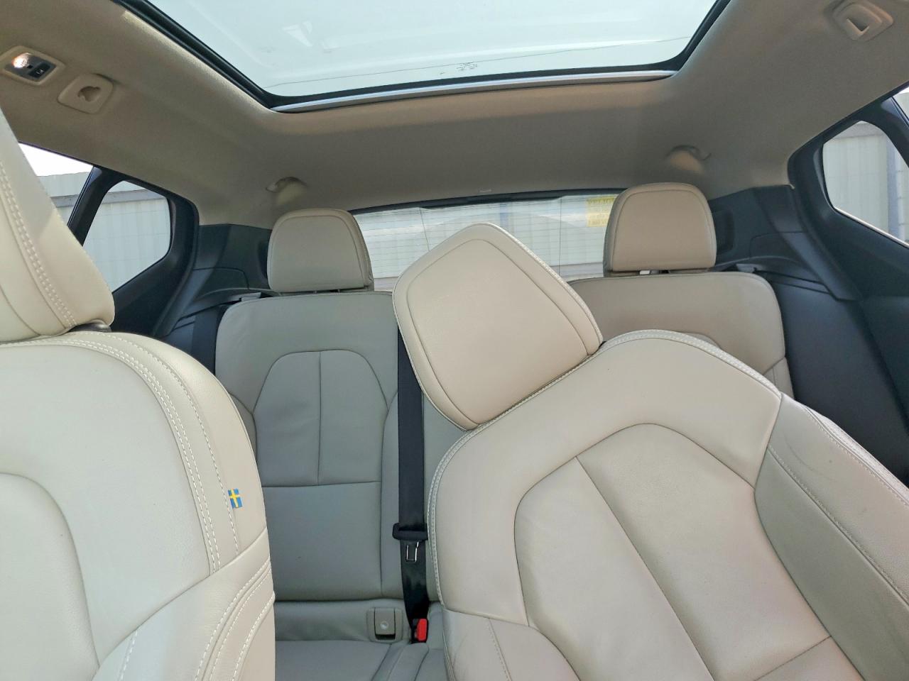 2019 VOLVO XC40