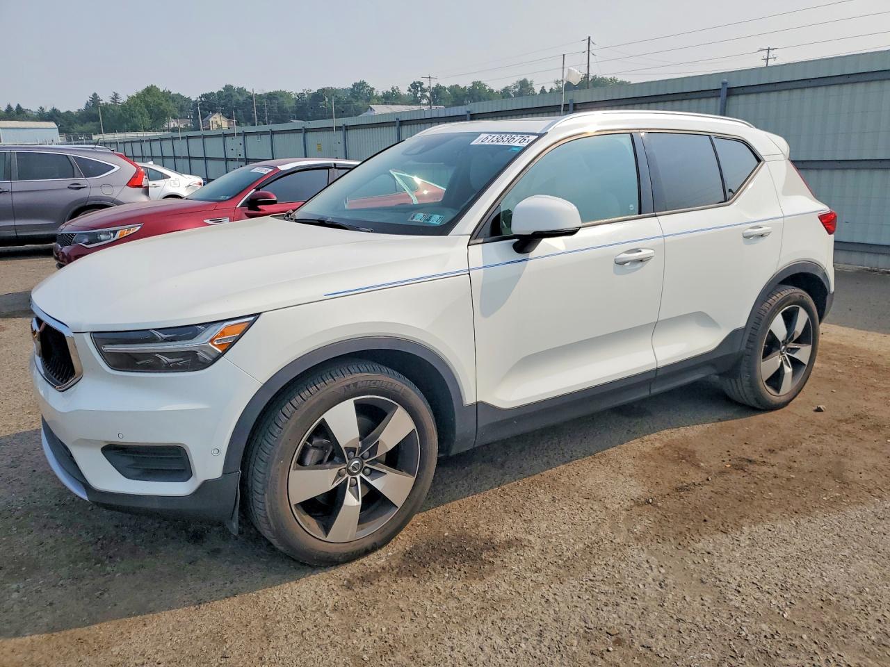 2019 VOLVO XC40