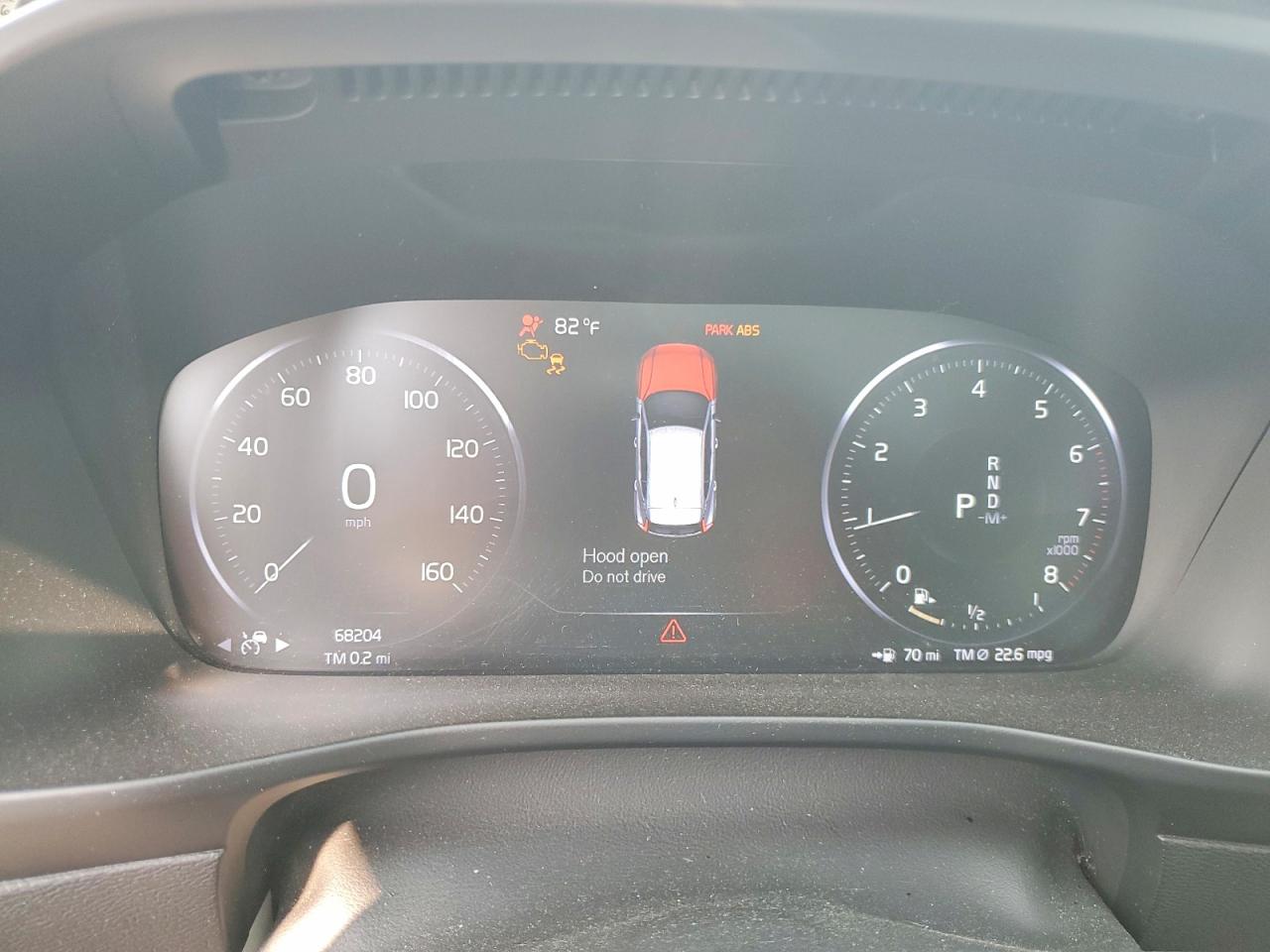 2019 VOLVO XC40