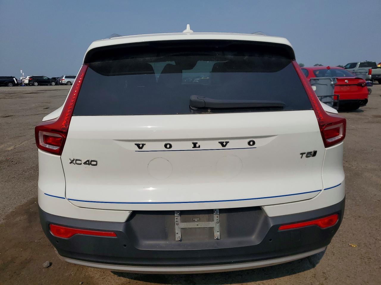 2019 VOLVO XC40