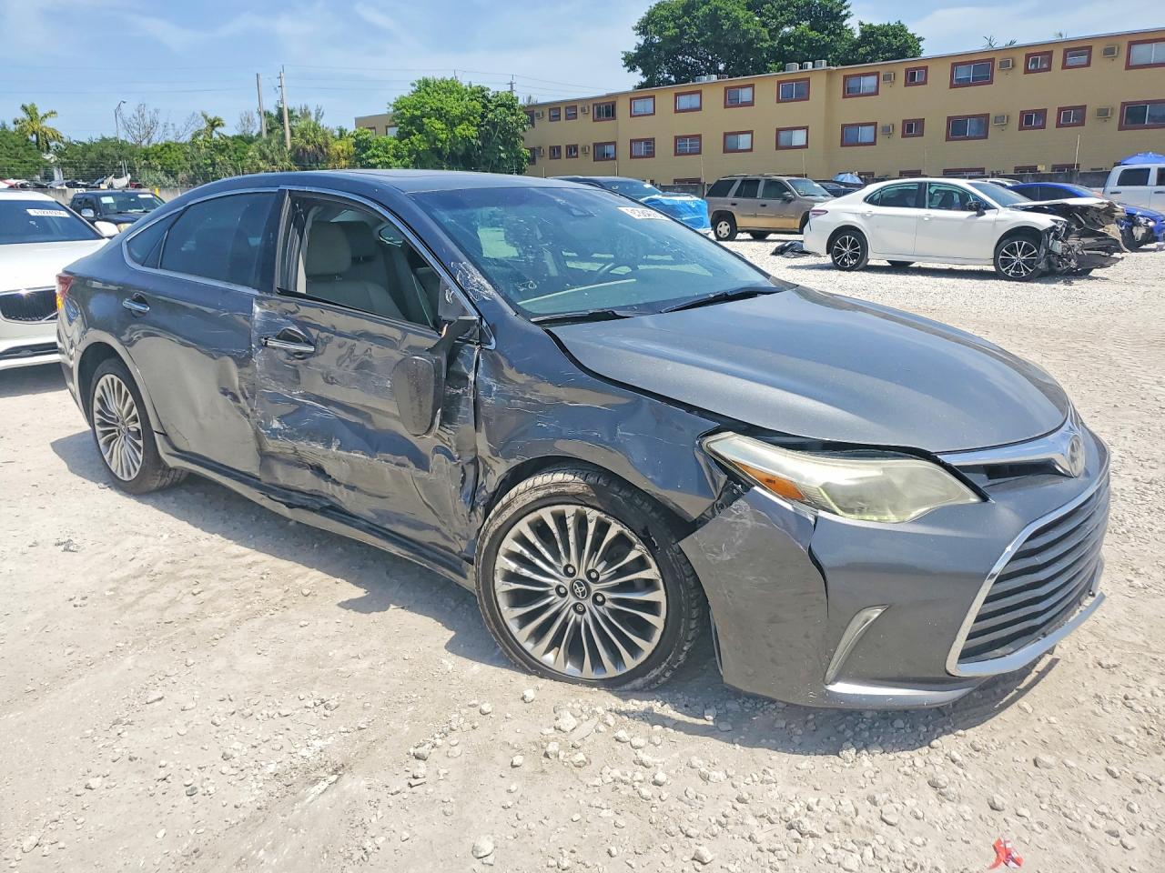 2018 TOYOTA AVALON