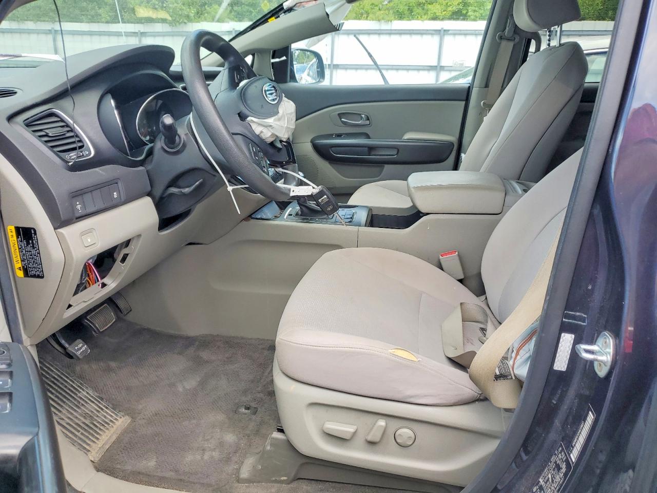 2017 KIA SEDONA LX