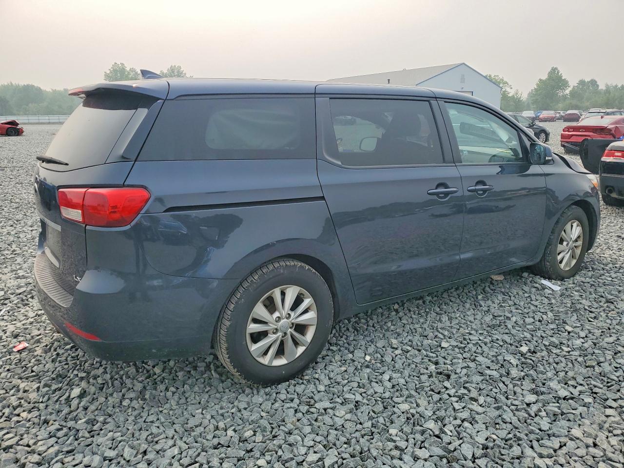 2017 KIA SEDONA LX
