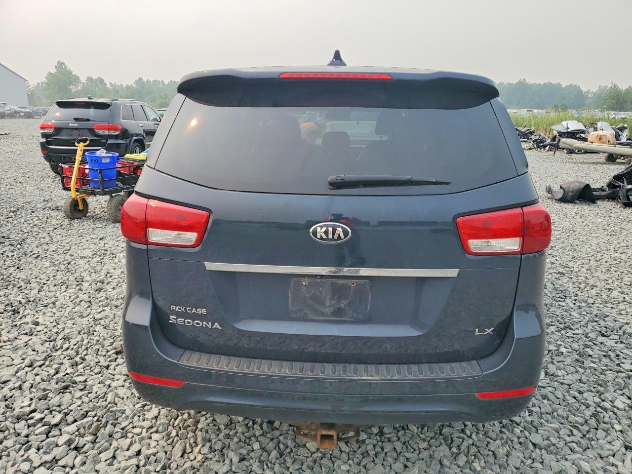 2017 KIA SEDONA LX