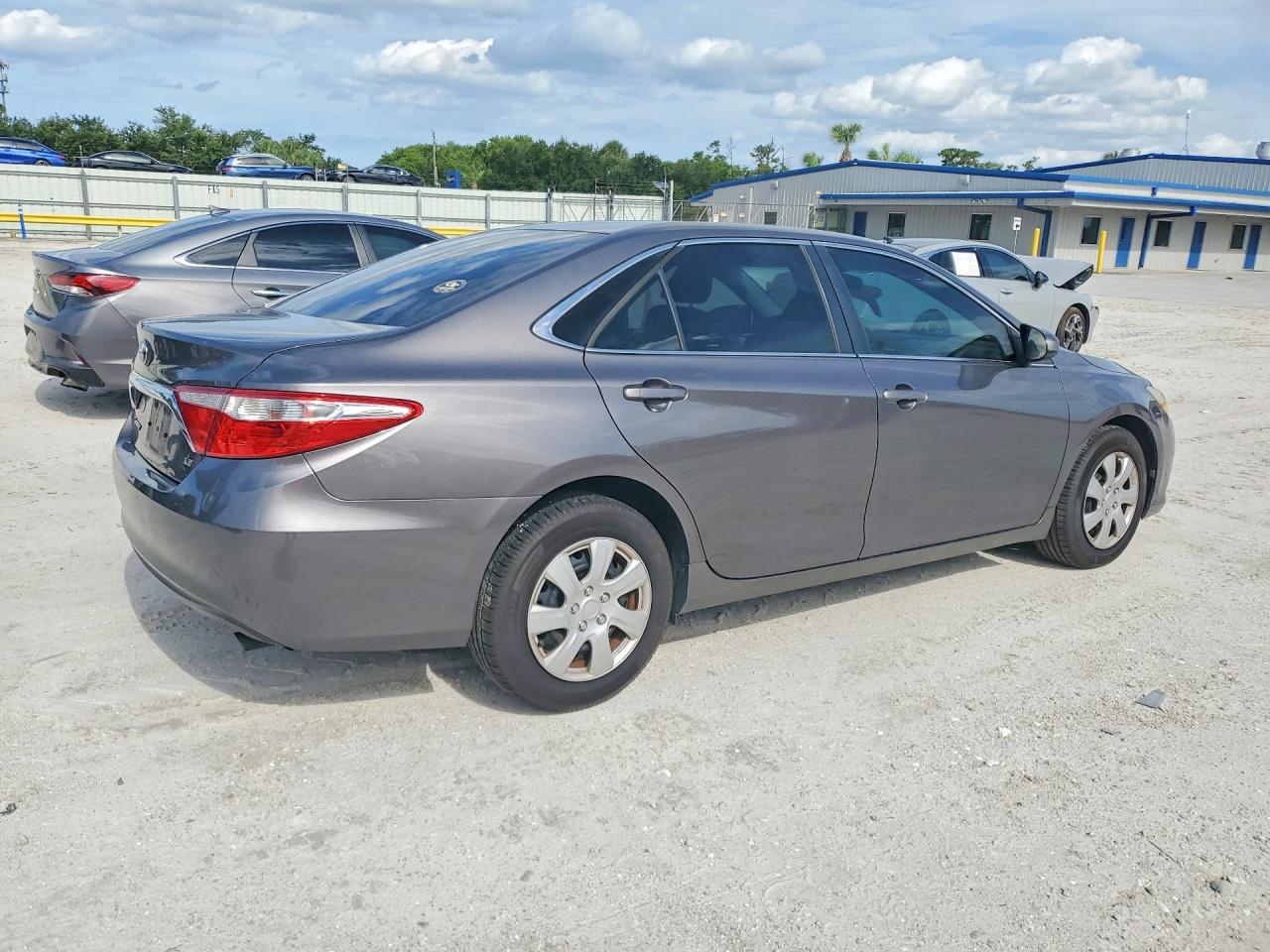 2016 TOYOTA CAMRY