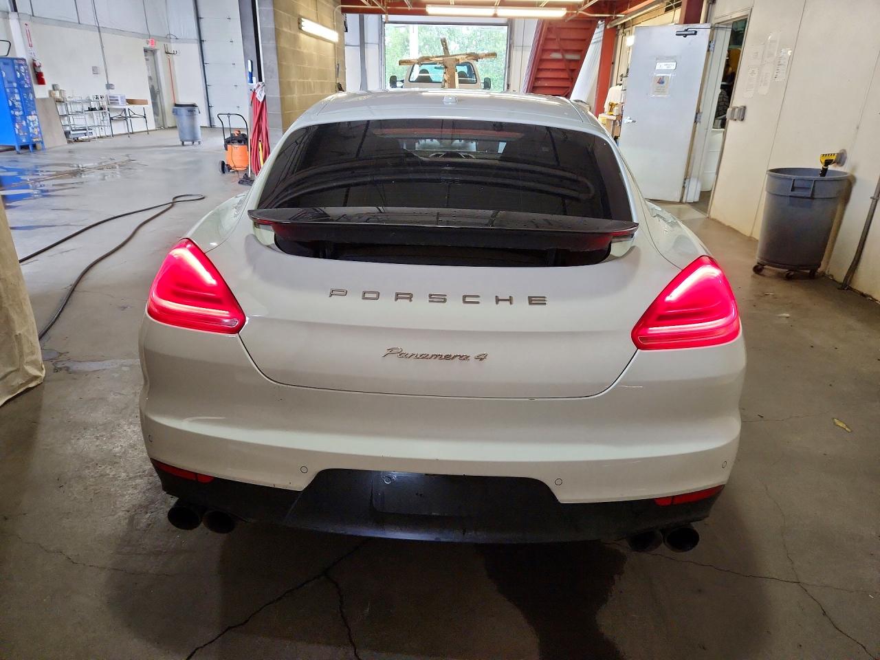2014 PORSCHE PANAMERA
