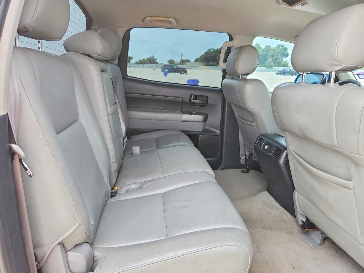 2010 TOYOTA TUNDRA