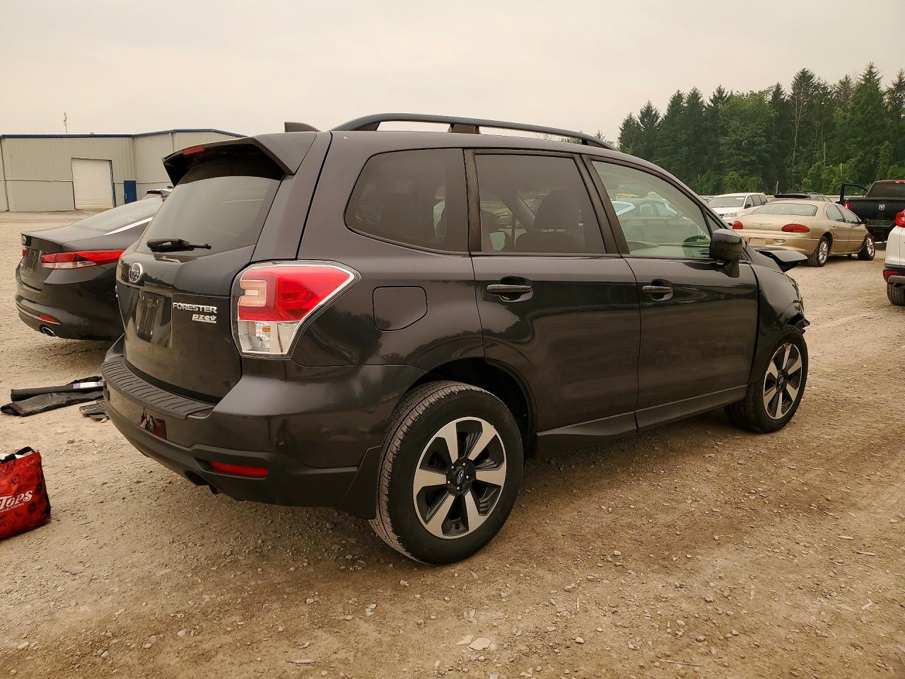 2017 SUBARU FORESTER