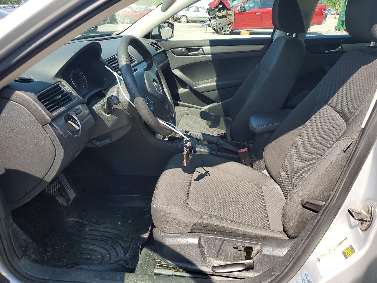 2013 VOLKSWAGEN PASSAT