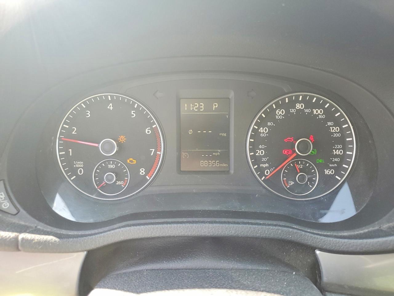 2013 VOLKSWAGEN PASSAT