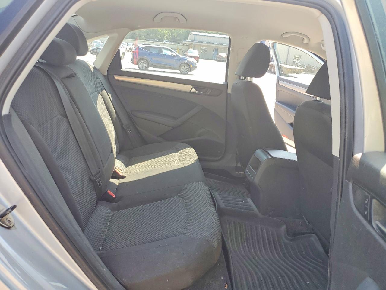 2013 VOLKSWAGEN PASSAT