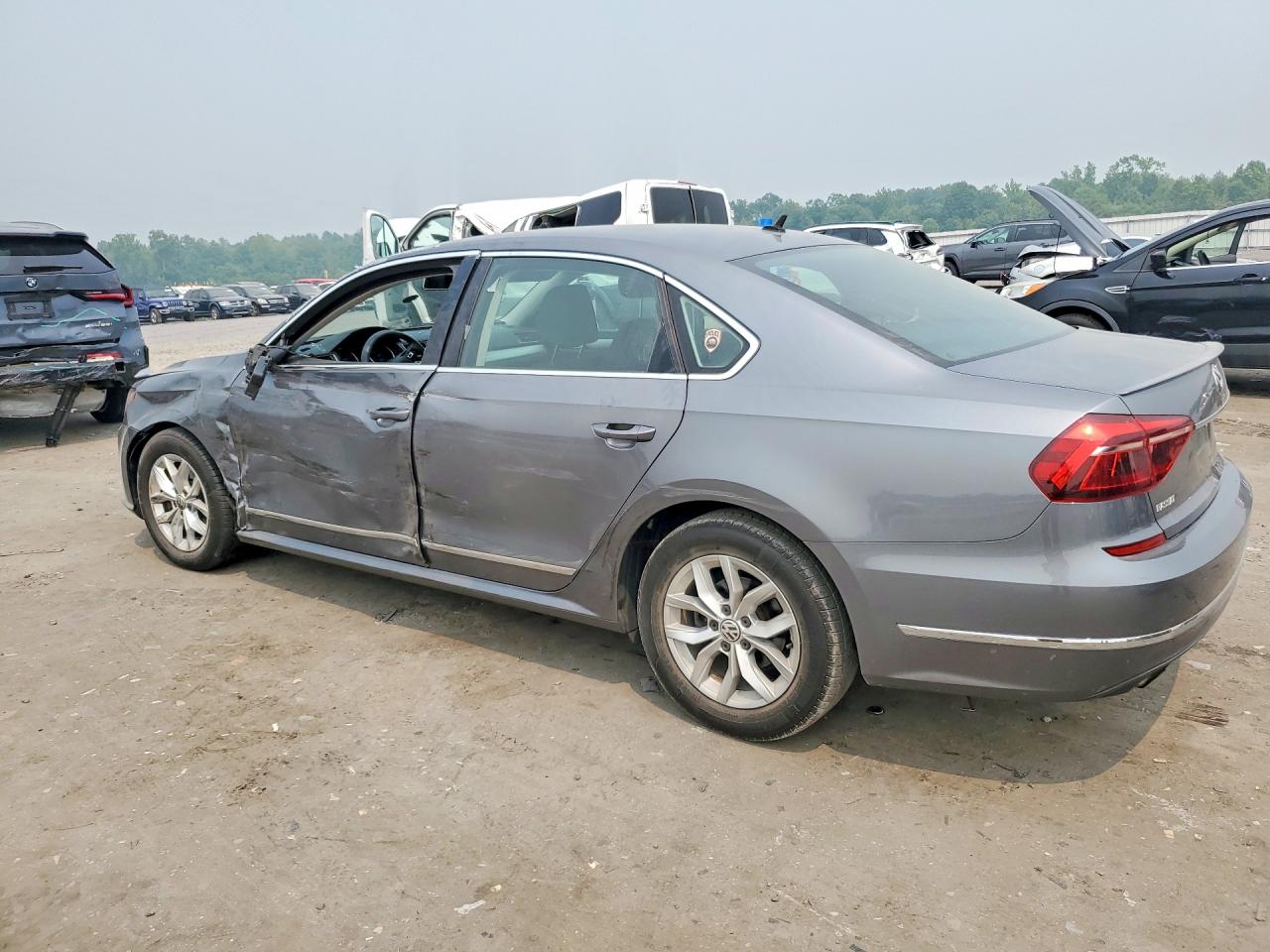 2017 VOLKSWAGEN PASSAT