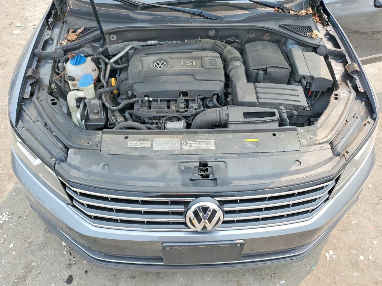 2017 VOLKSWAGEN PASSAT