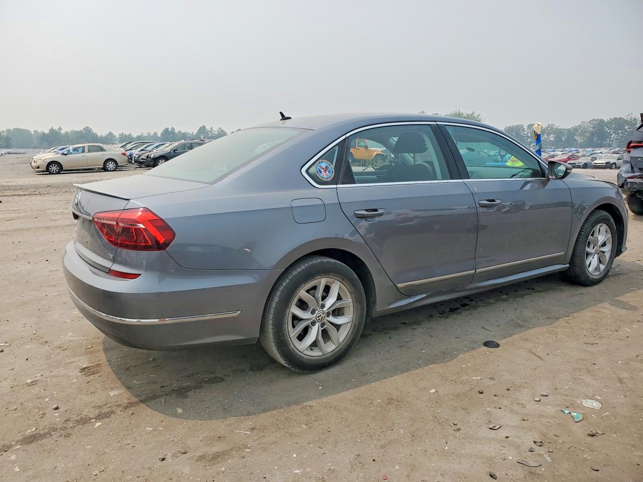 2017 VOLKSWAGEN PASSAT