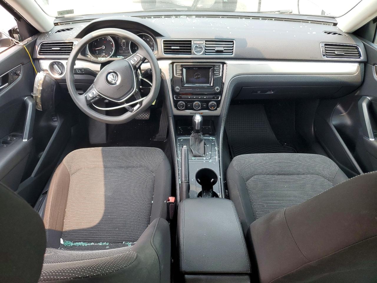 2017 VOLKSWAGEN PASSAT