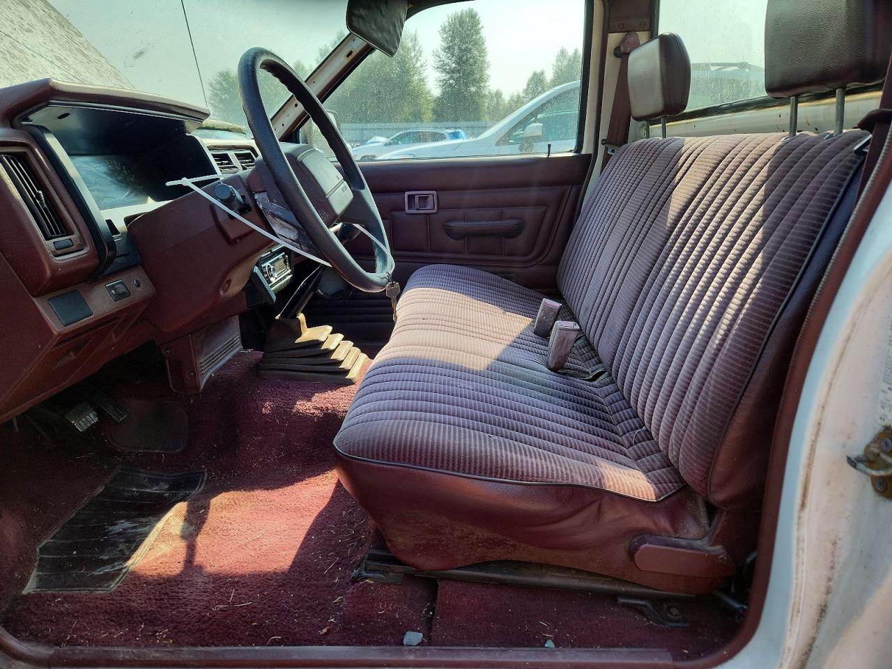 1993 NISSAN NAVARA