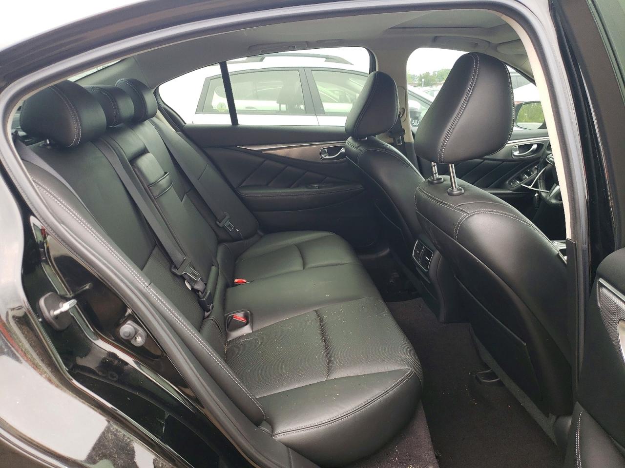 2016 INFINITI Q50