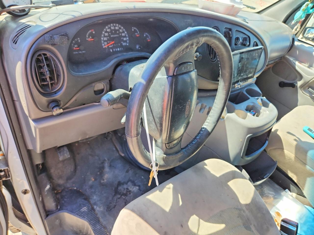 2002 FORD ECONOLINE