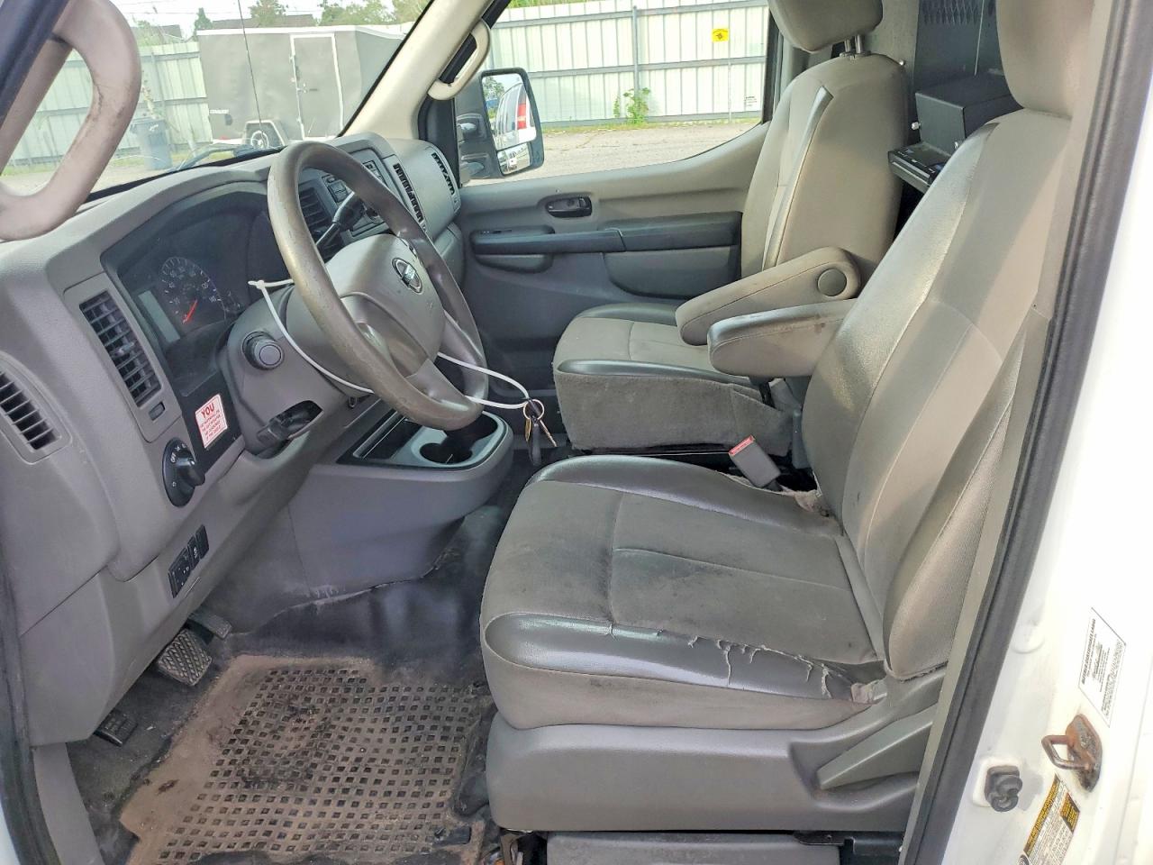 2014 NISSAN NV
