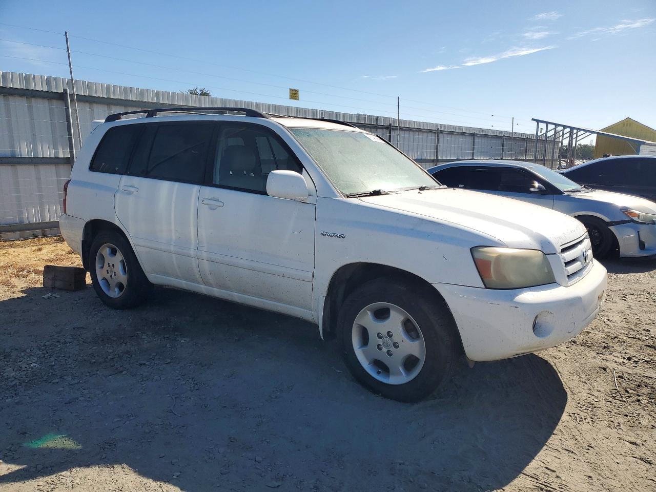 2005 TOYOTA HIGHLANDER