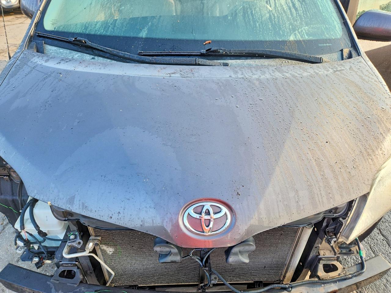 2012 TOYOTA SIENNA