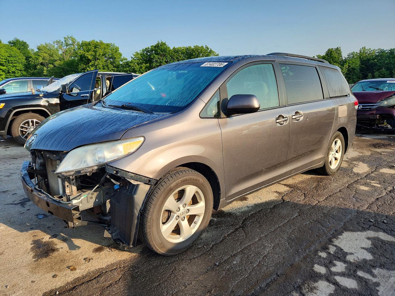 2012 TOYOTA SIENNA