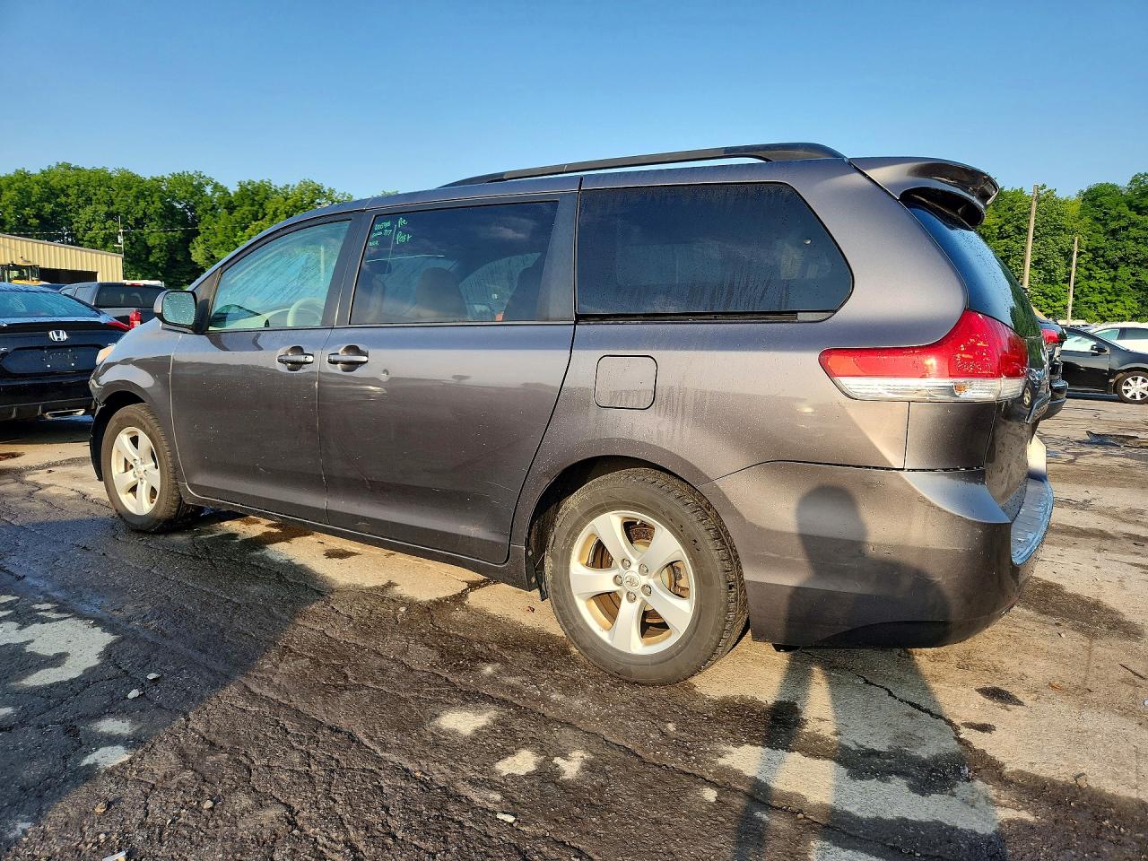 2012 TOYOTA SIENNA