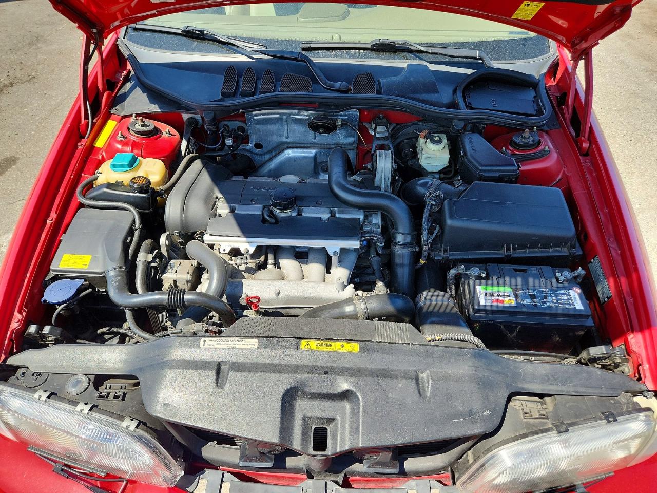 2002 VOLVO C70