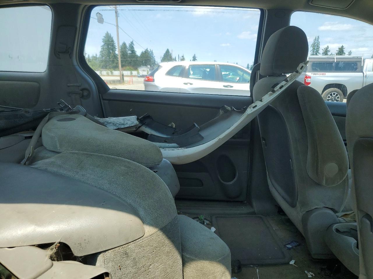 2005 TOYOTA SIENNA