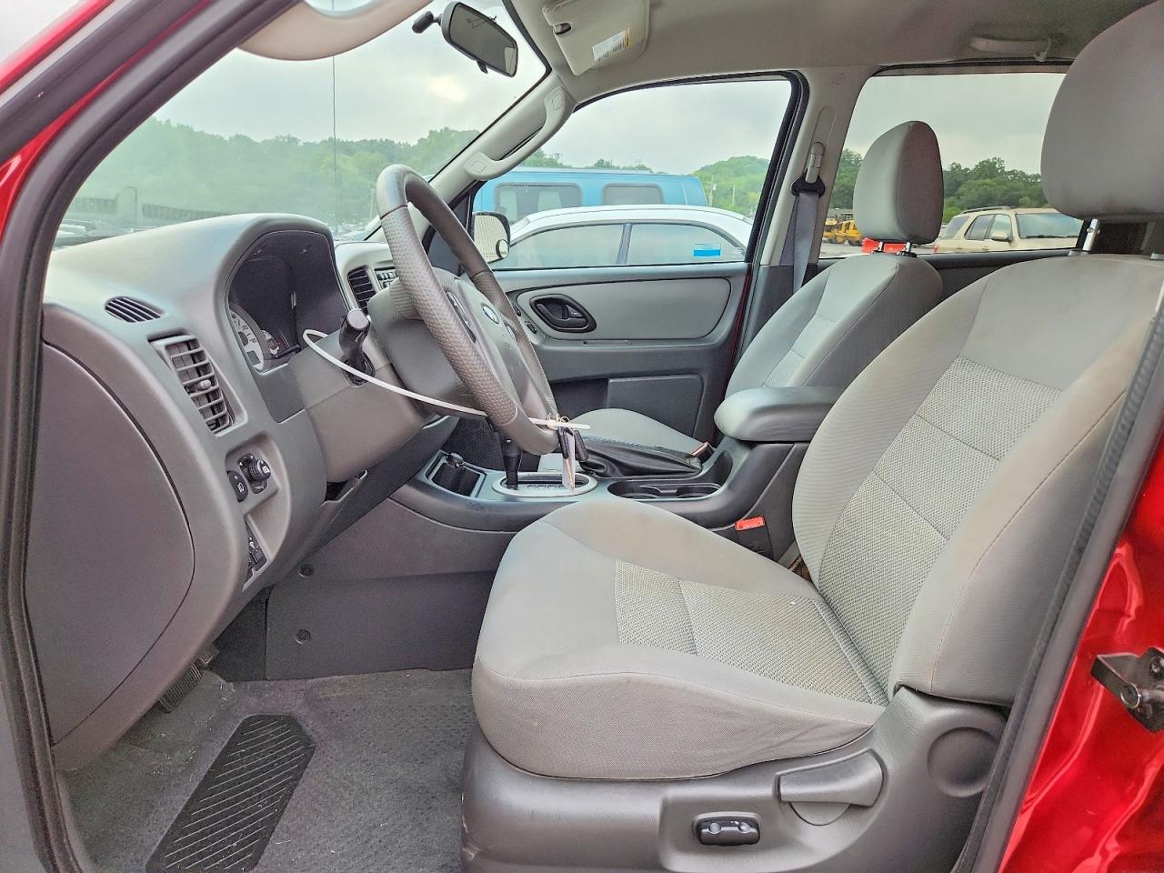 2006 FORD ESCAPE